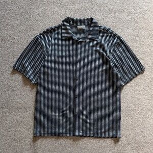 VTG 90s Pop Icon Short Sleeve Button Down Shirt Men’s L Black Grey Wavy Striped